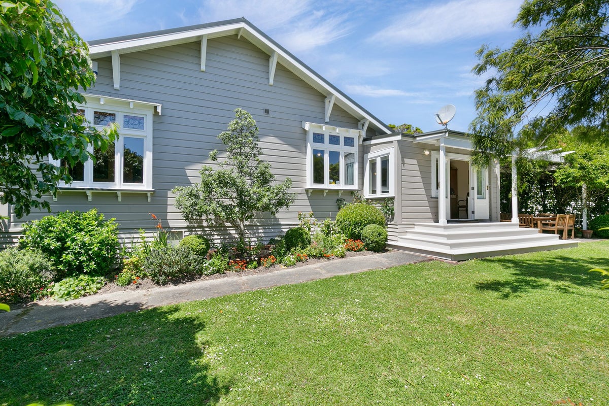 35 Homewood Avenue, Karori, Wellington - Carousel 2