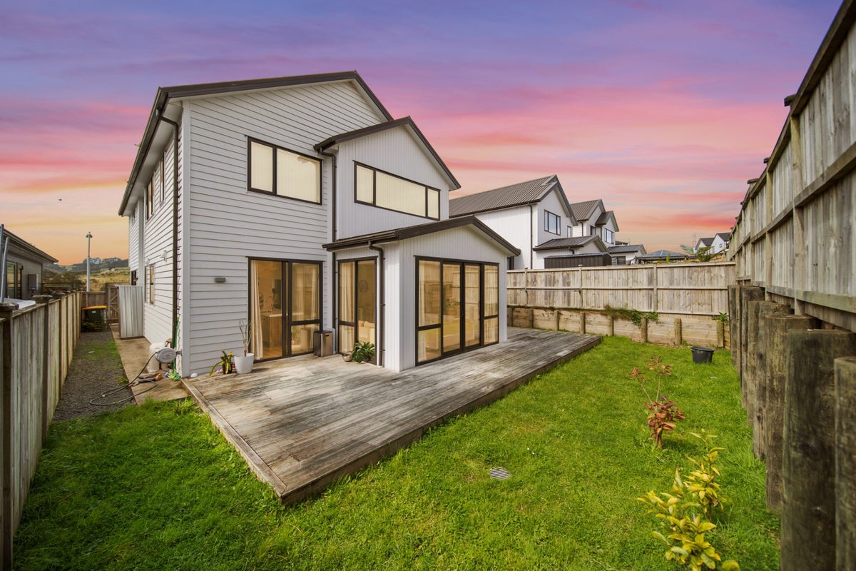 5 Cyperus street, Flat Bush, Auckland - Carousel 13