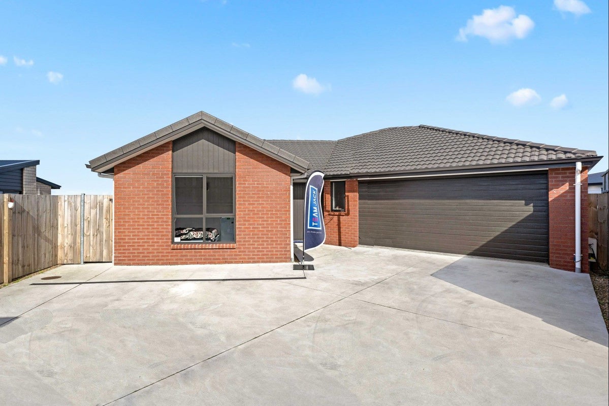 48 Pragma Rise, Rototuna North, Hamilton - Carousel 20