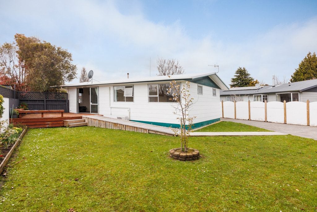 28 Escort Grove, Awapuni, Palmerston North - Carousel 2