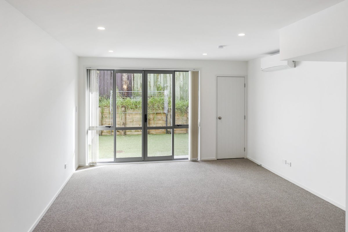 14B Massine Place, Randwick Park, Auckland - Carousel 2