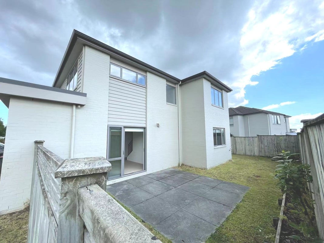 3 McCathie Drive, Flat Bush, Auckland - Carousel 2