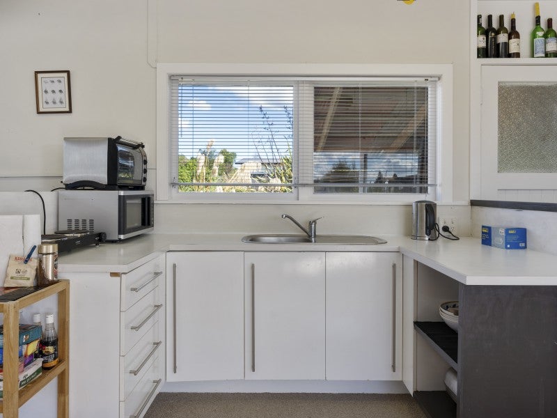 22 Findlay Street, Waimarino, National Park - Carousel 1