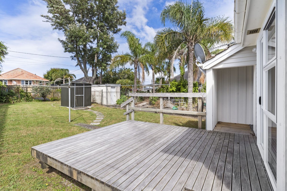 31 Philomel Crescent, Bayswater, Auckland - Carousel 2