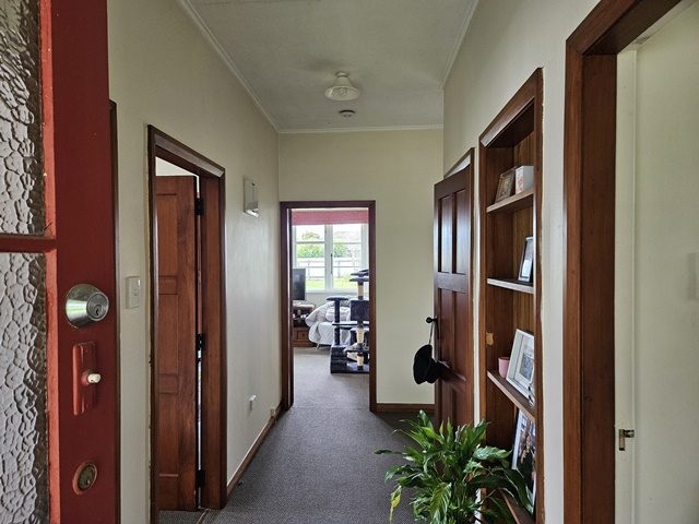 41 Ihle Street, Terrace End, Palmerston North - Carousel 2