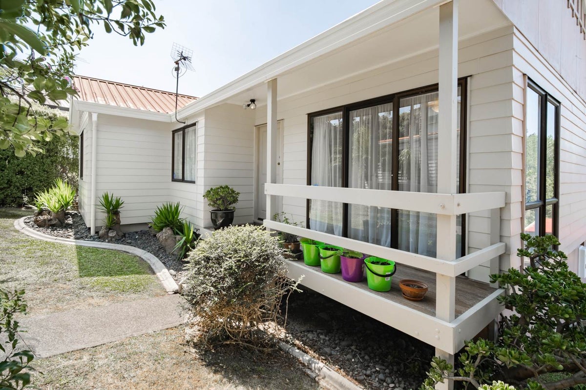 1/5 Miriam Corban Heights, Henderson, Auckland - Carousel 2