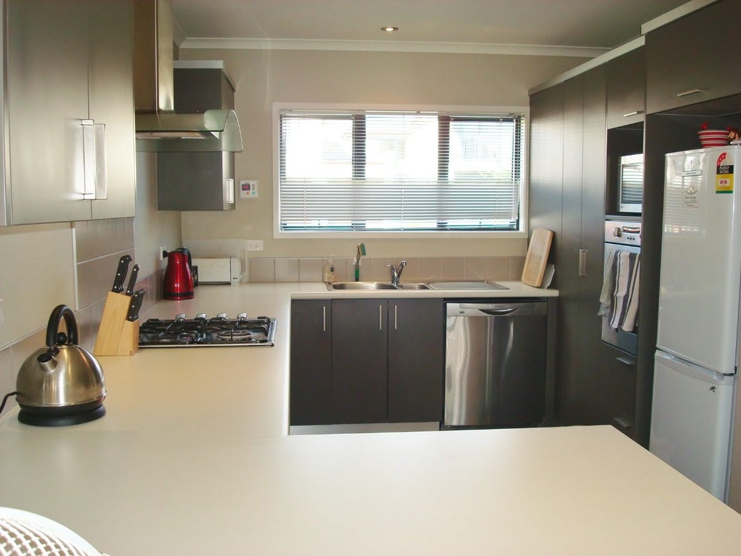 3 Vicente Place, Oteha, Auckland - Carousel 2