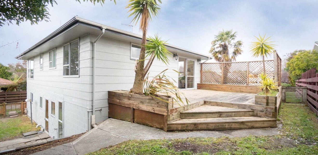 6 Capri Place, Awapuni, Palmerston North - Carousel 18