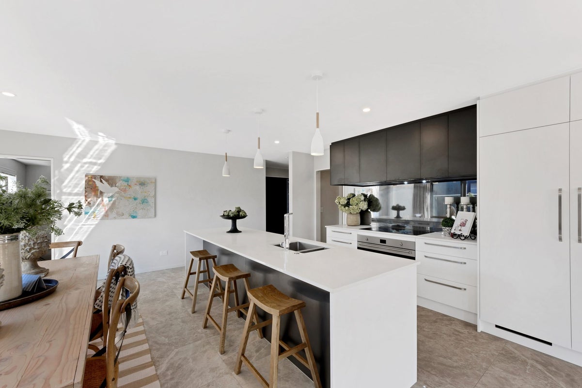 16 Eleanor Lane, Casebrook, Christchurch - Carousel 2