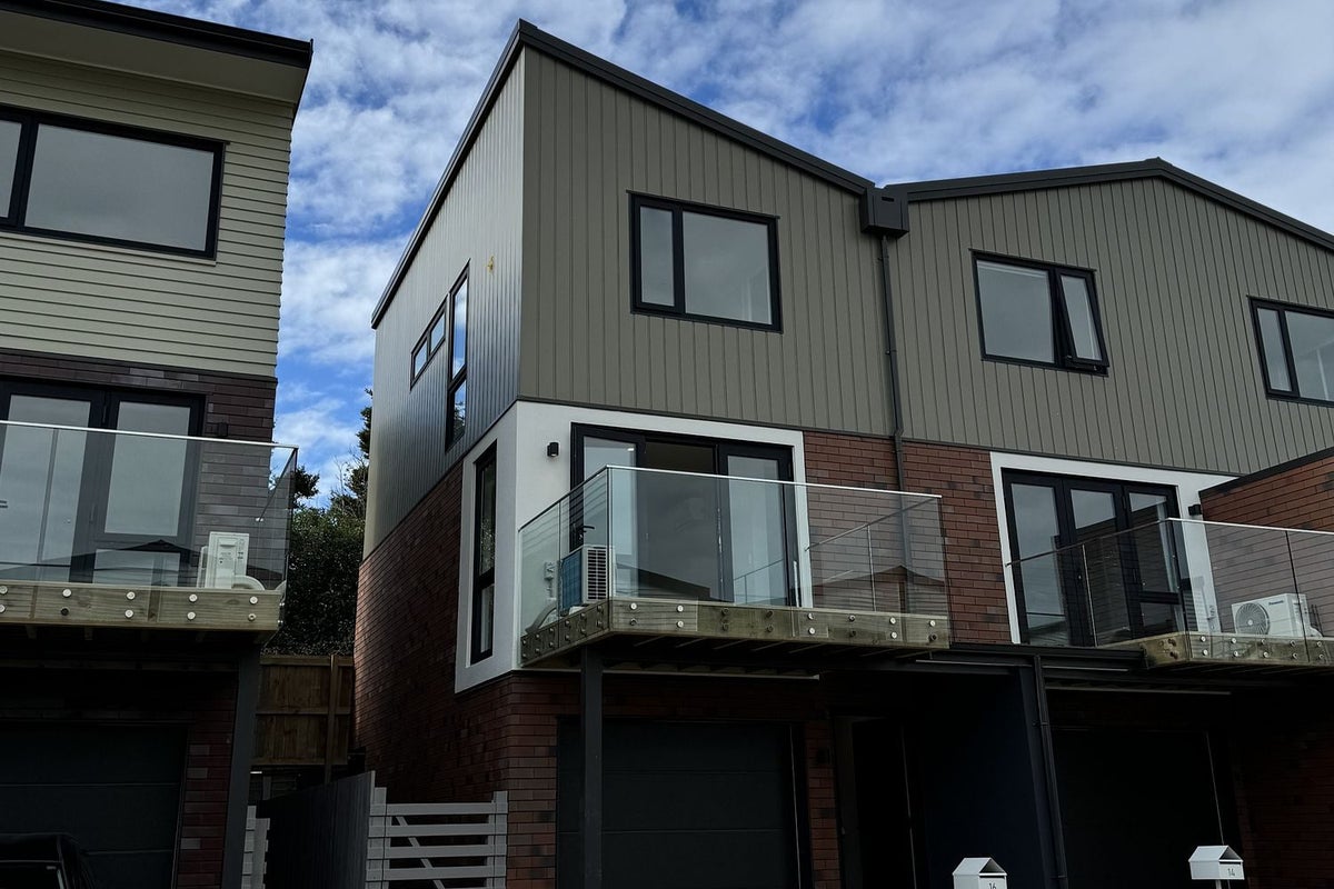 16 Te Puketoka Lane, Mangere, Auckland - Carousel 1