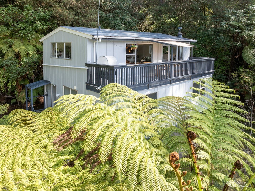 470C Stokes Valley Road, Stokes Valley, Lower Hutt - Carousel 1