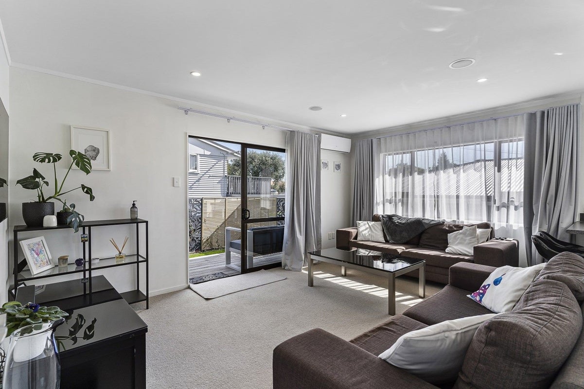 3/4 Carrs Place, Ellerslie, Auckland - Carousel 2