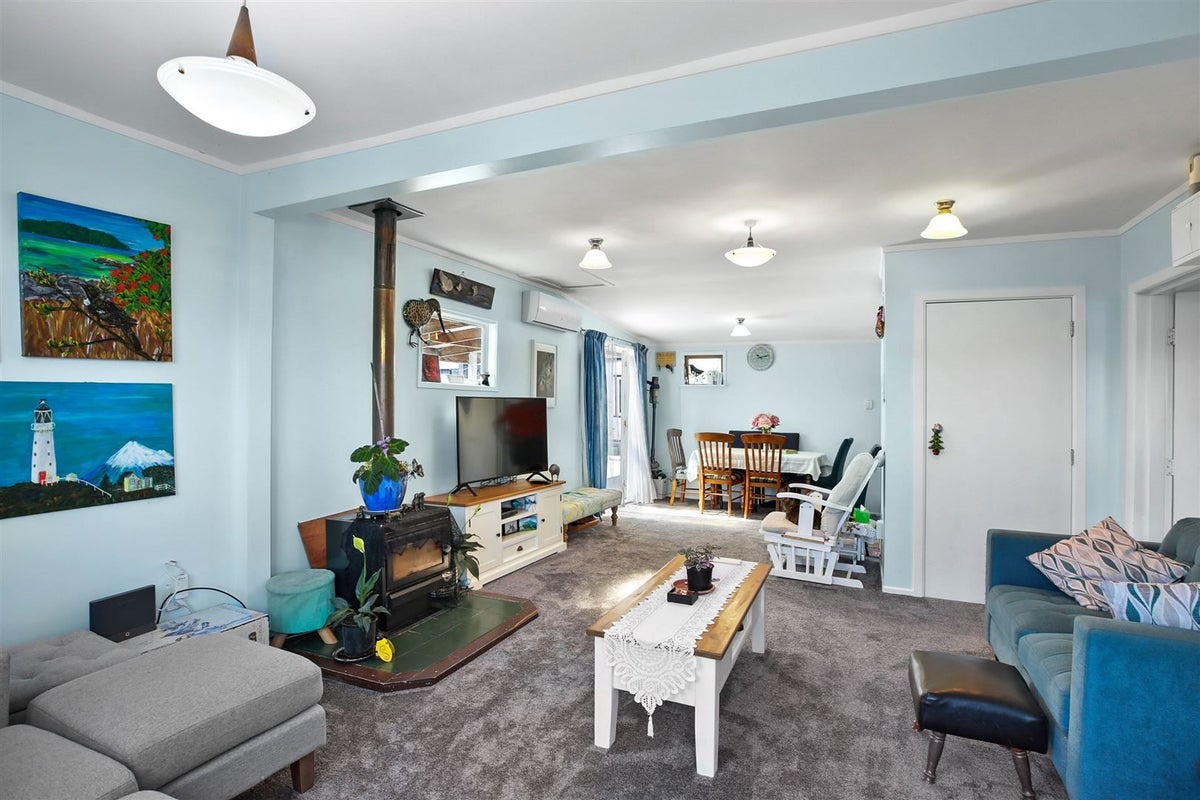 21 Station Road, Paeroa, Paeroa - Carousel 2