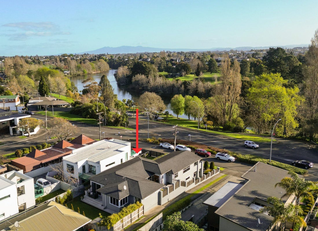 900 River Road, Queenwood, Hamilton - Carousel 1