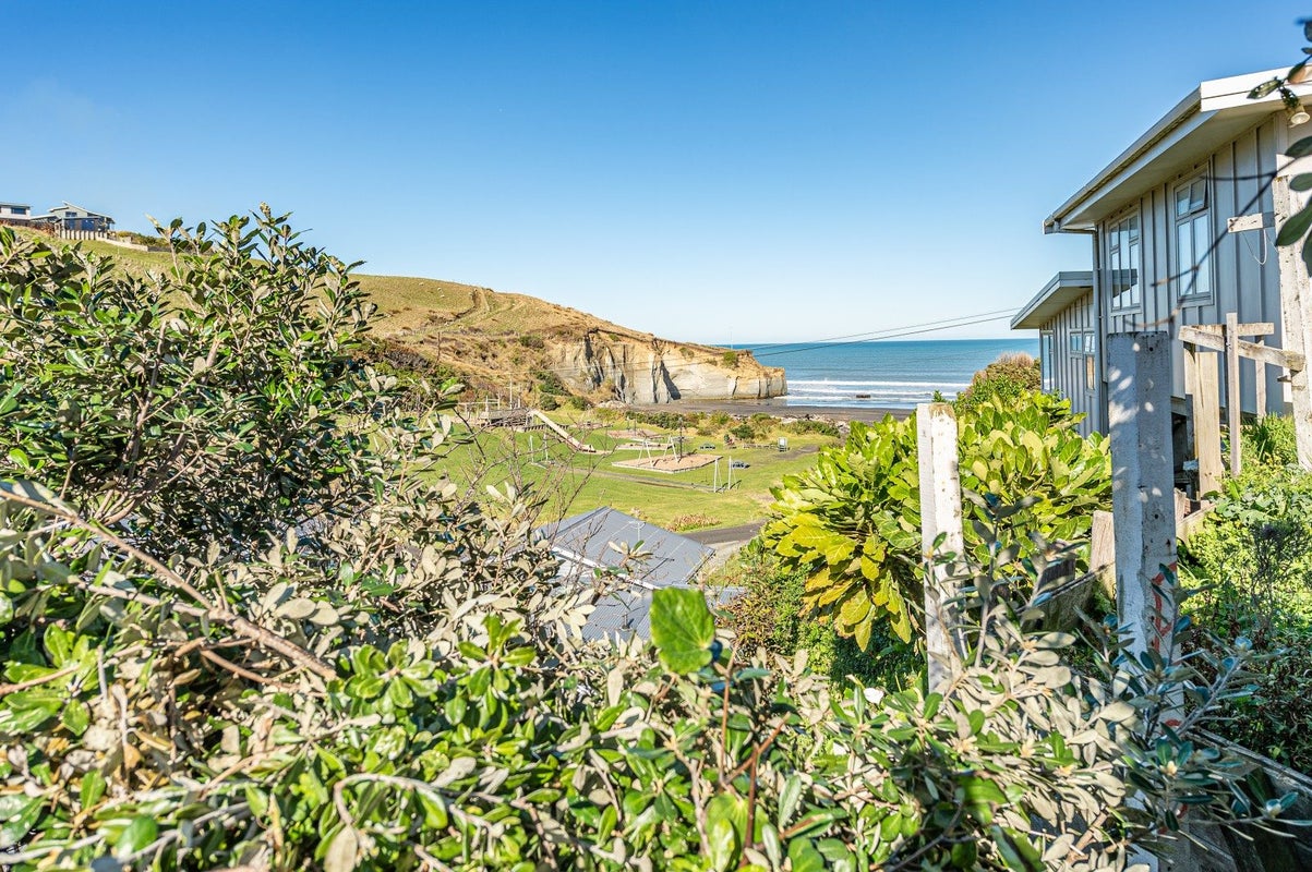 10 Mowhanau Drive, Kai Iwi, Whanganui - Carousel 2