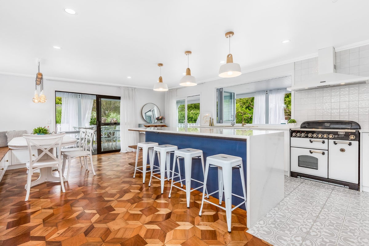 4 Molloys Road, Te Marua, Upper Hutt - Carousel 2