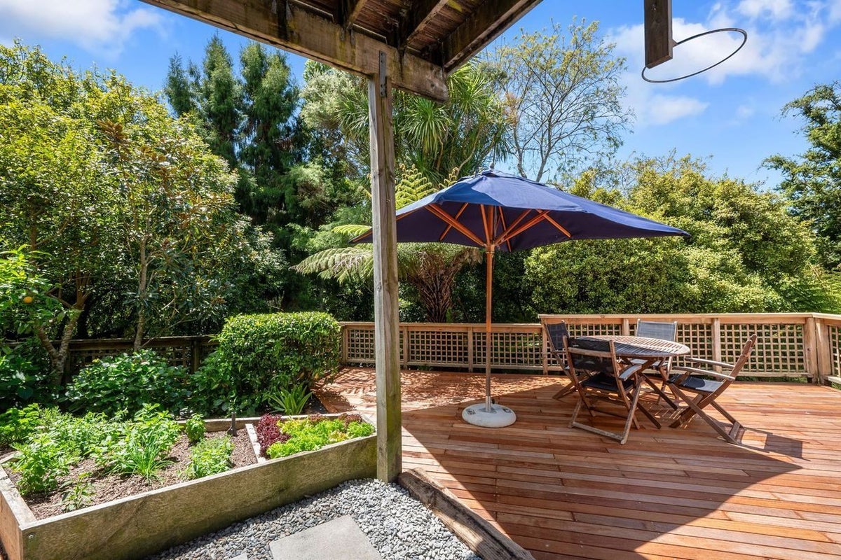 6 Mollyhawk Place, Birkenhead, Auckland - Carousel 2