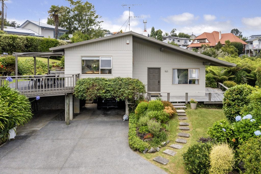 83 Evelyn Road, Cockle Bay, Auckland - Carousel 1
