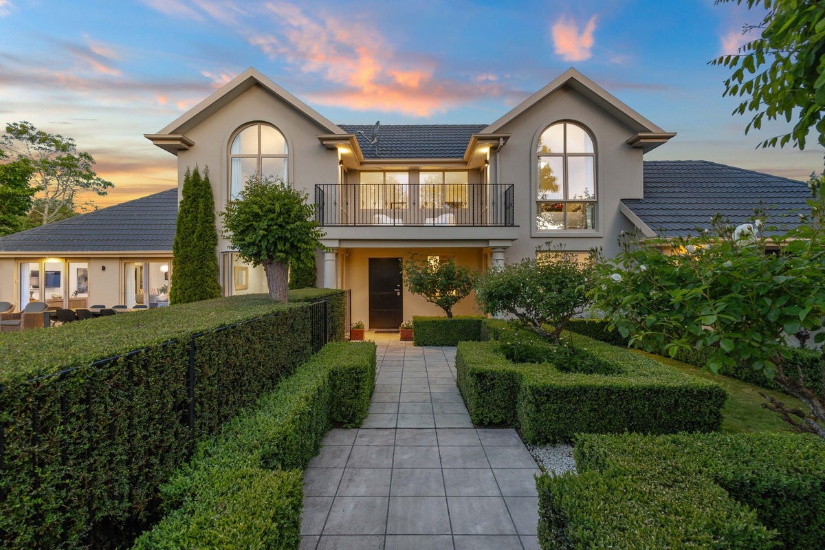 1 Springvale Gardens, Harewood, Christchurch - Carousel 2