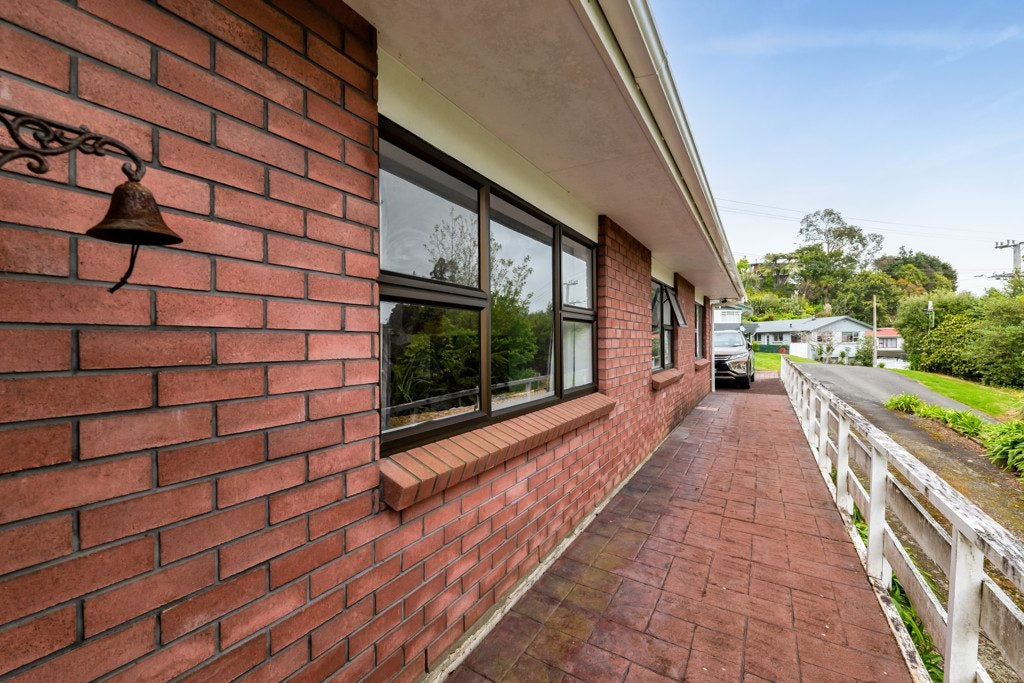 10 Clawton Street, Westown, New Plymouth - Carousel 19