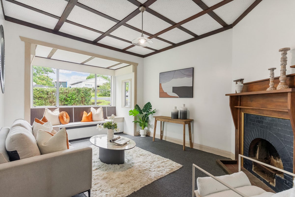 1/16 Pine Street, New Lynn, Auckland - Carousel 2