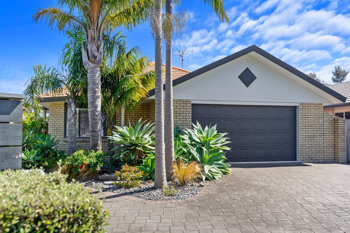 16A Haven Grove, Papamoa Beach, Papamoa - Carousel 1