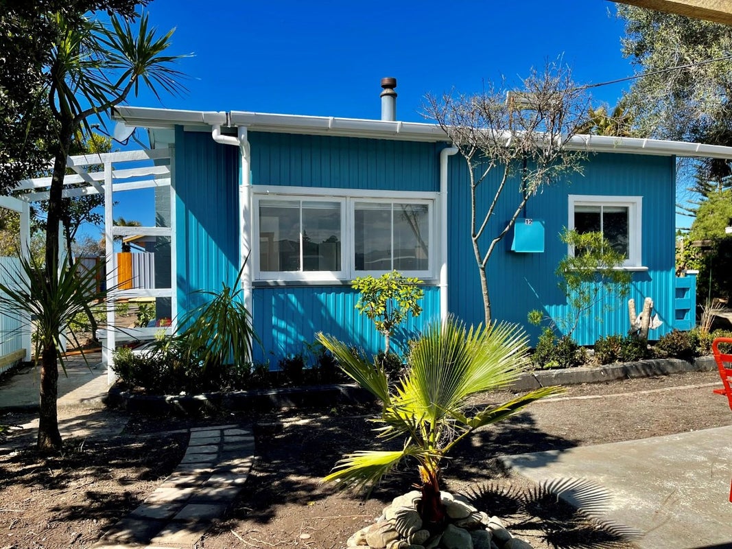 12 Ferguson Street North, Bay View, Napier - Carousel 1