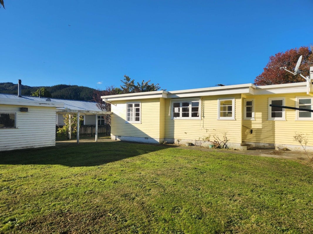 63 Golders Road, Elderslea, Upper Hutt - Carousel 15