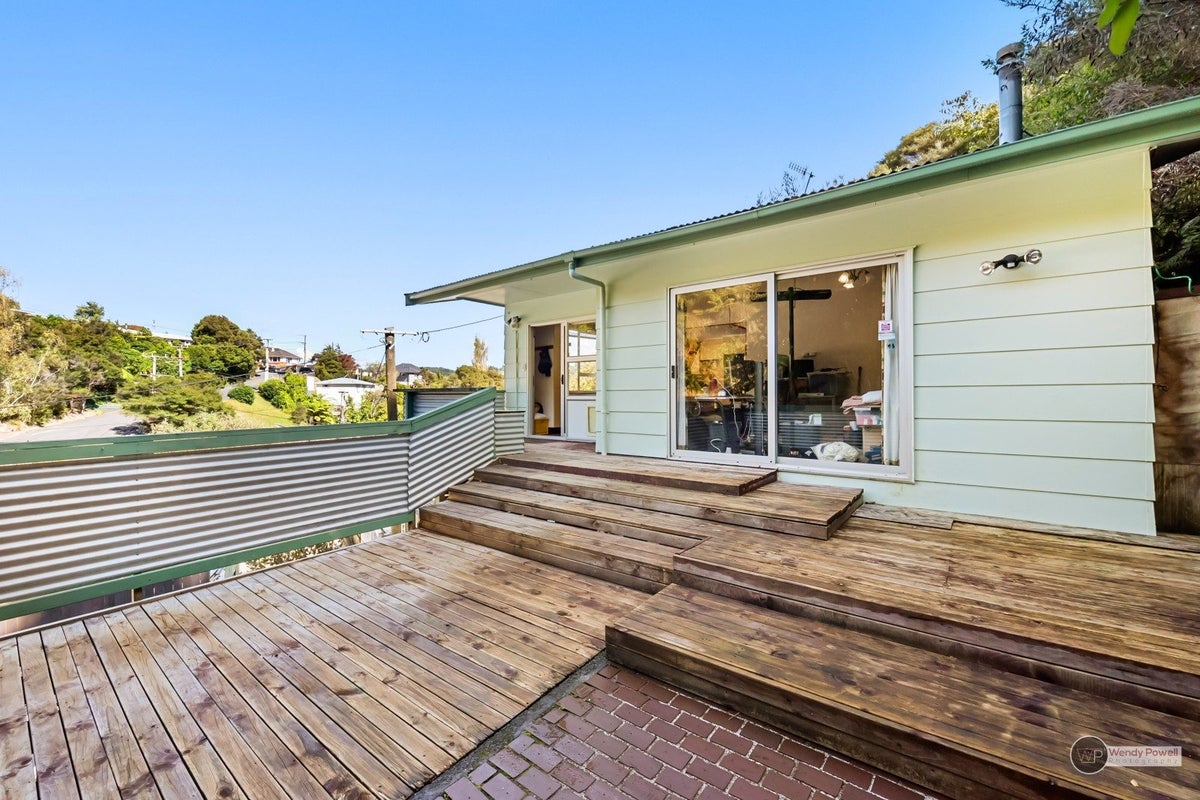 15 John Street, Stokes Valley, Lower Hutt - Carousel 2