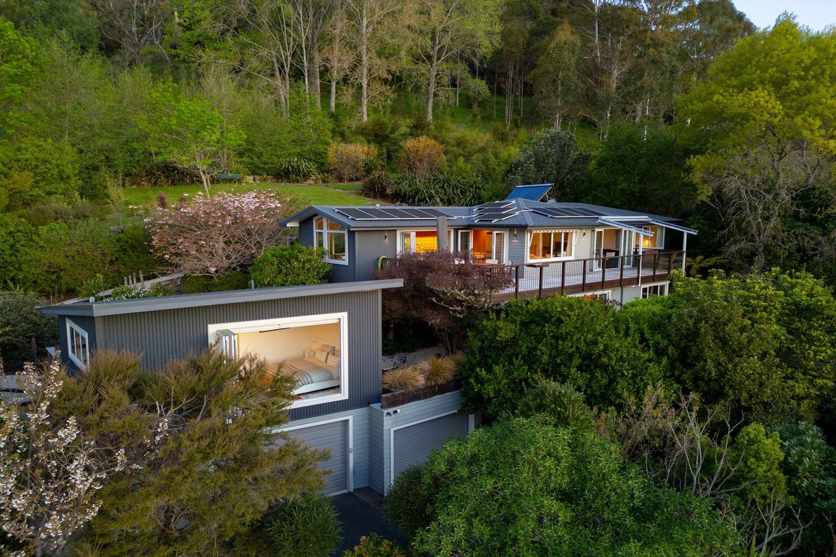 257 Nile Street East, Maitai, Nelson - Carousel 1
