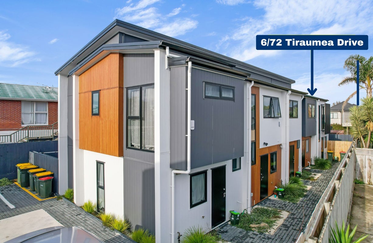 6/72 Tiraumea Drive, Pakuranga, Auckland - Carousel 1