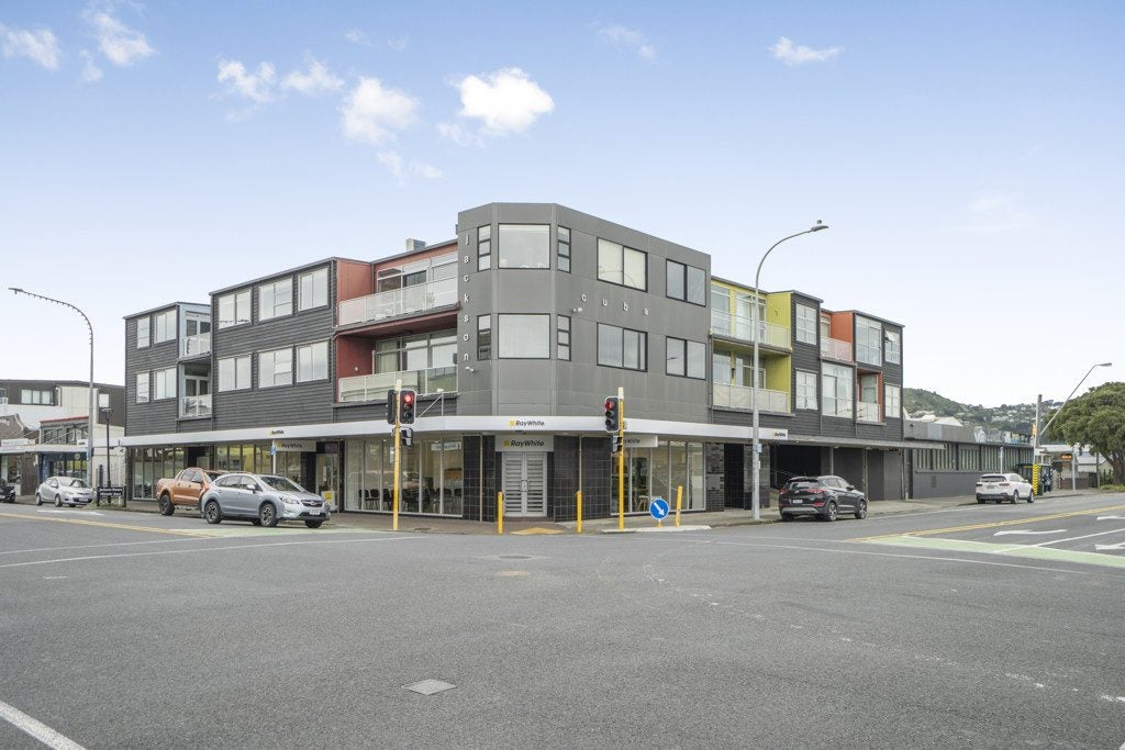 11/337 Jackson Street, Petone, Lower Hutt - Carousel 13