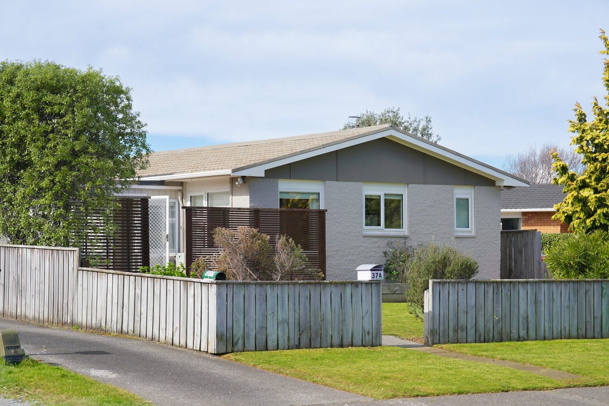 37A Toru Road, Paraparaumu Beach, Kapiti Coast, Wellington - Carousel 1