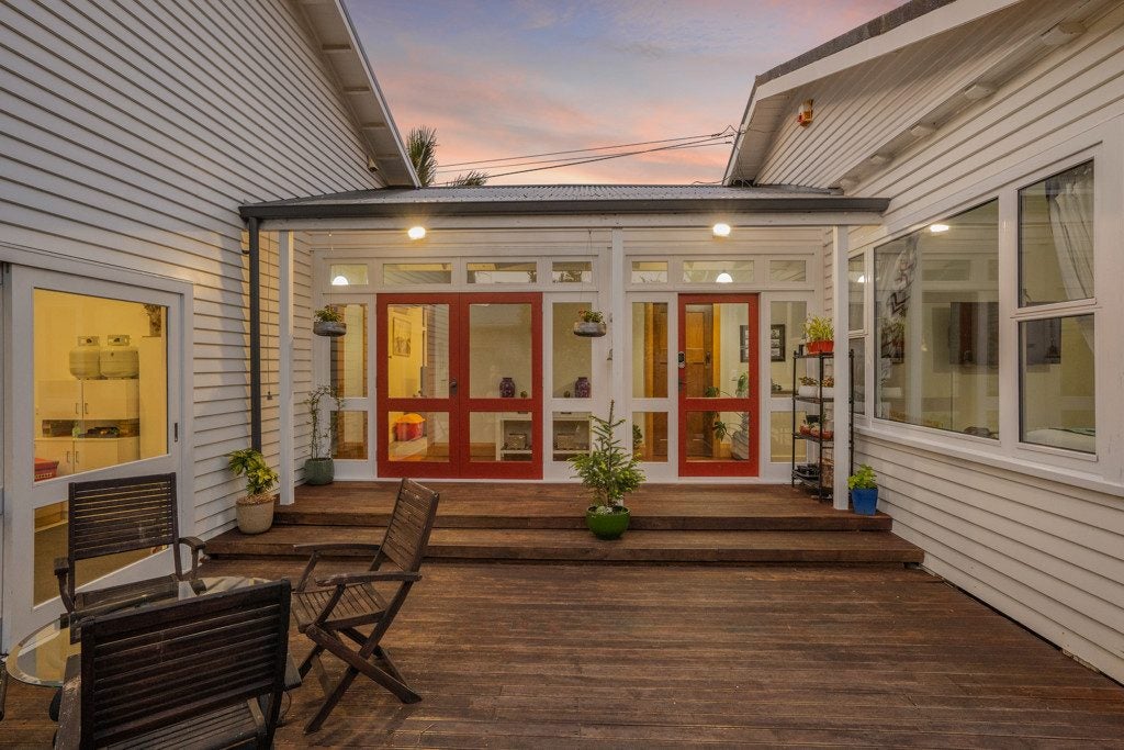 16 Collingwood Street, Waterloo, Lower Hutt - Carousel 2