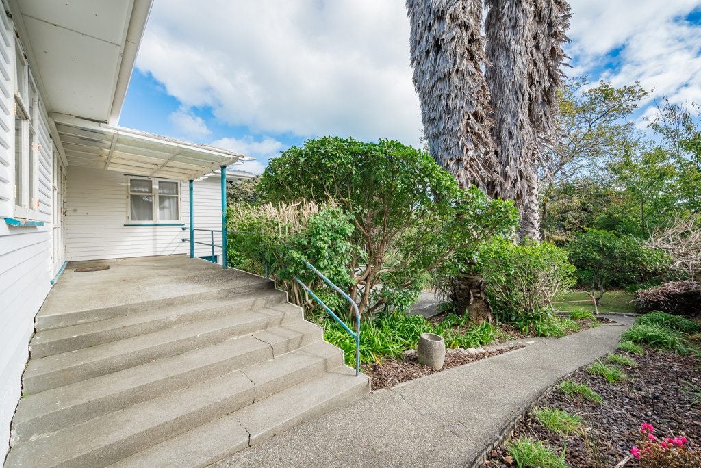 9 Tennis Court Road, Raumati South, Paraparaumu - Carousel 2
