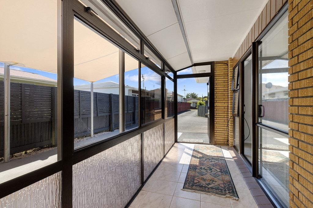 4/6 Holsworthy Road, Lower Vogeltown, New Plymouth - Carousel 2
