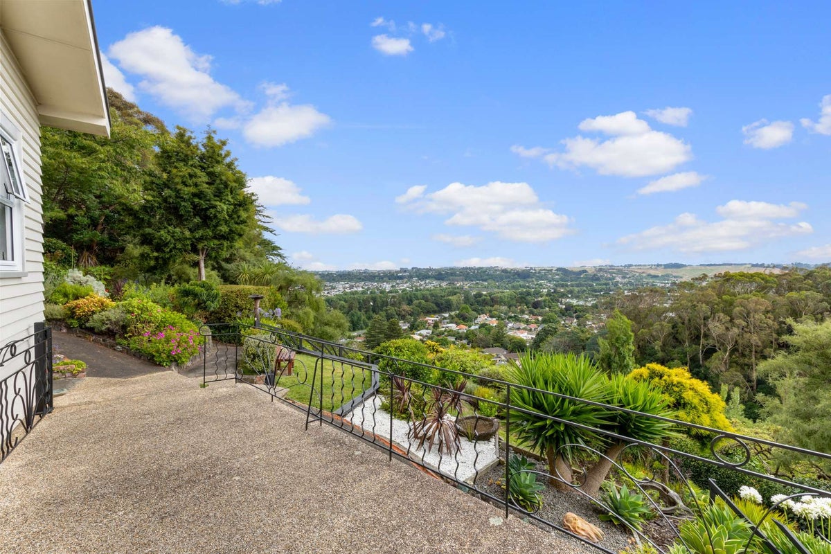 32 Wairere Road, Bastia Hill, Whanganui - Carousel 2