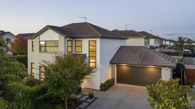 21 Springcrest Drive, Karaka, Papakura - Carousel 1