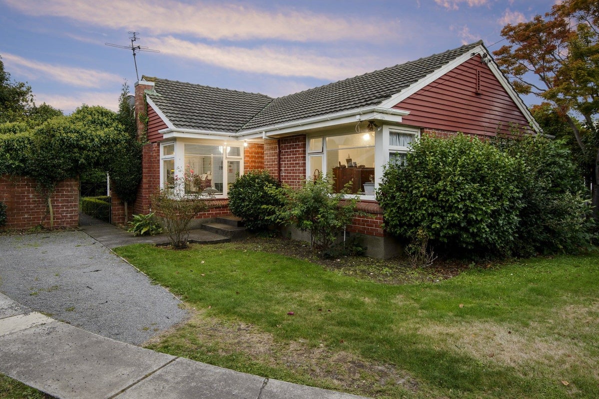 10 Verran Place, Fendalton, Christchurch - Carousel 1
