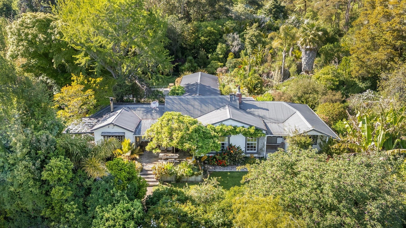 38 Rocklands Road, Clifton, Takaka - Carousel 1