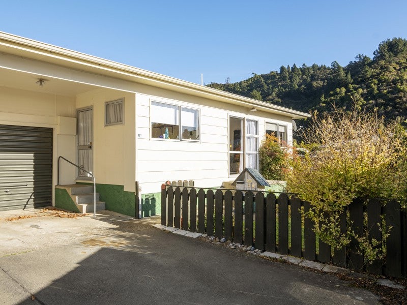 10 Hillside Lane, The Brook, Nelson - Carousel 1