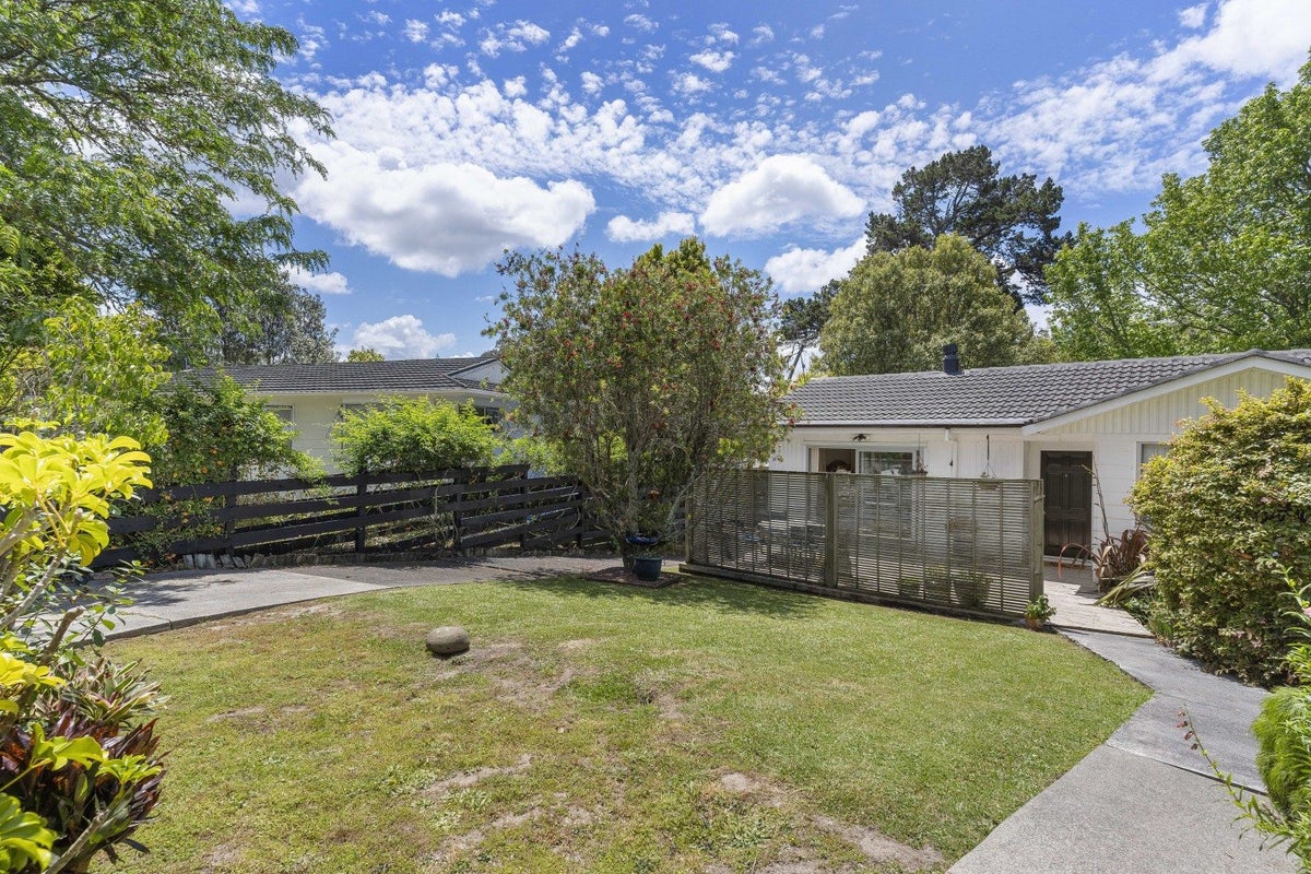 71 Hartley Terrace, Massey, Auckland - Carousel 2