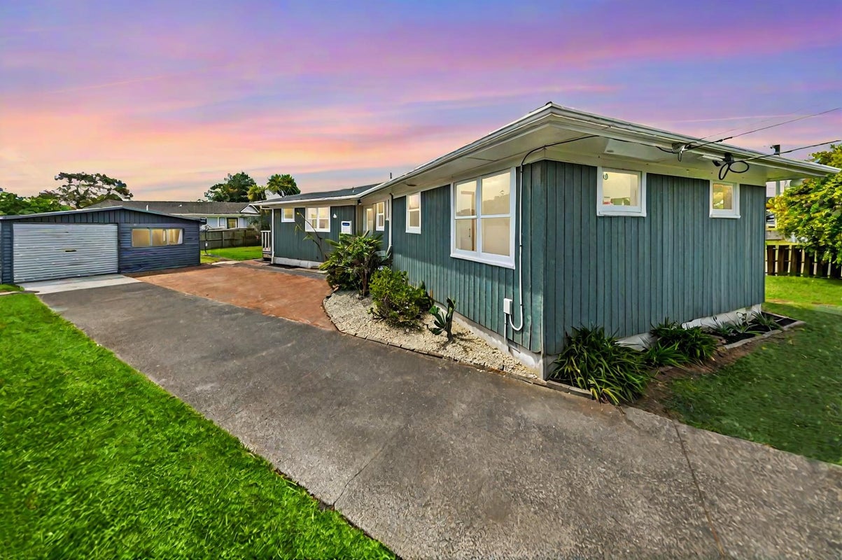 137 Henderson Valley Road, Henderson, Auckland - Carousel 1