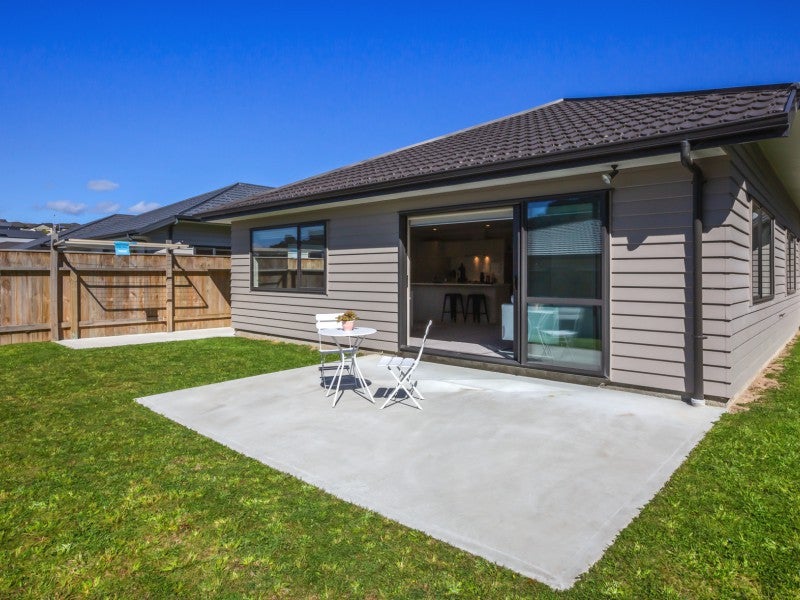 26 Moonsail Drive, Whitby, Porirua - Carousel 18