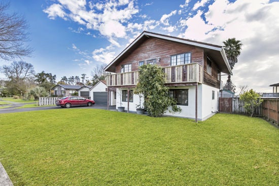 4 Cottonwood Place, Papakura - Carousel 1