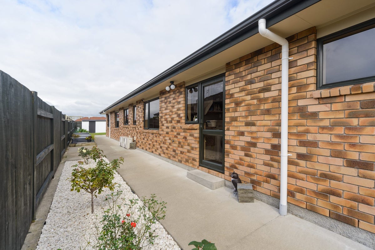 46 Peter Hall Drive, Kelvin Grove, Palmerston North - Carousel 16
