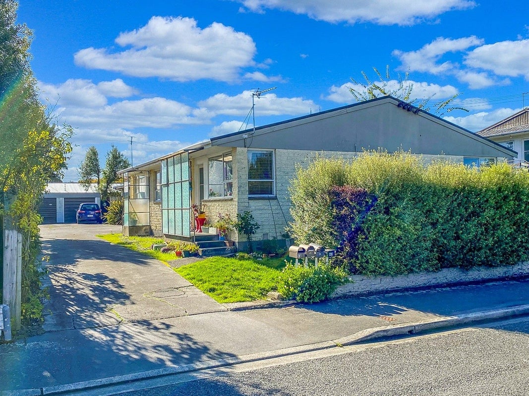 1/9 Pitt Place, St Albans, Christchurch - Carousel 1