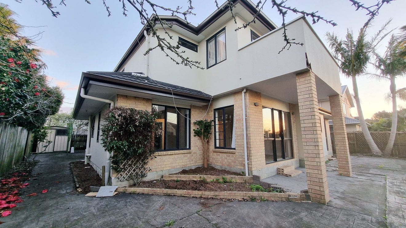 3A Fairlands Avenue, Waterview, Auckland - Carousel 28