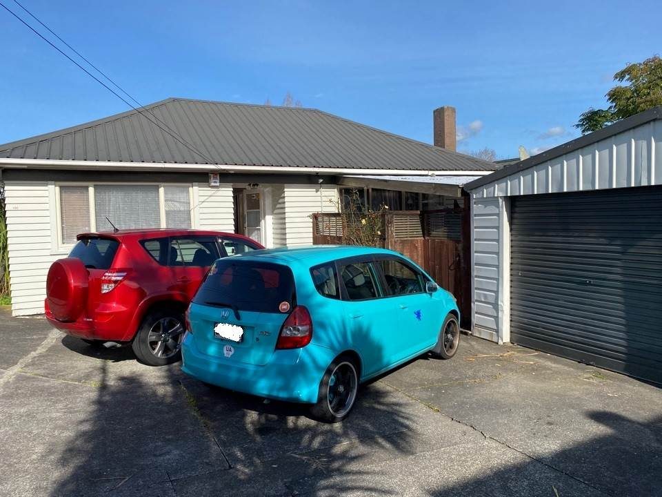 131 View Road, Sunnyvale, Auckland - Carousel 1