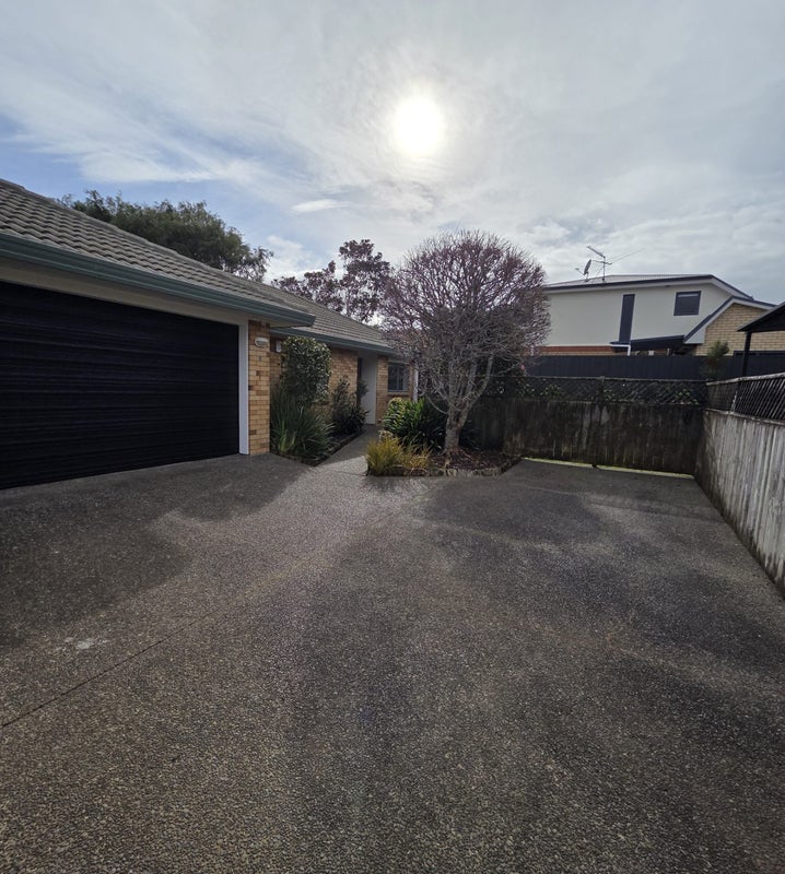 66C Moana Avenue, One Tree Hill, Auckland - Carousel 2